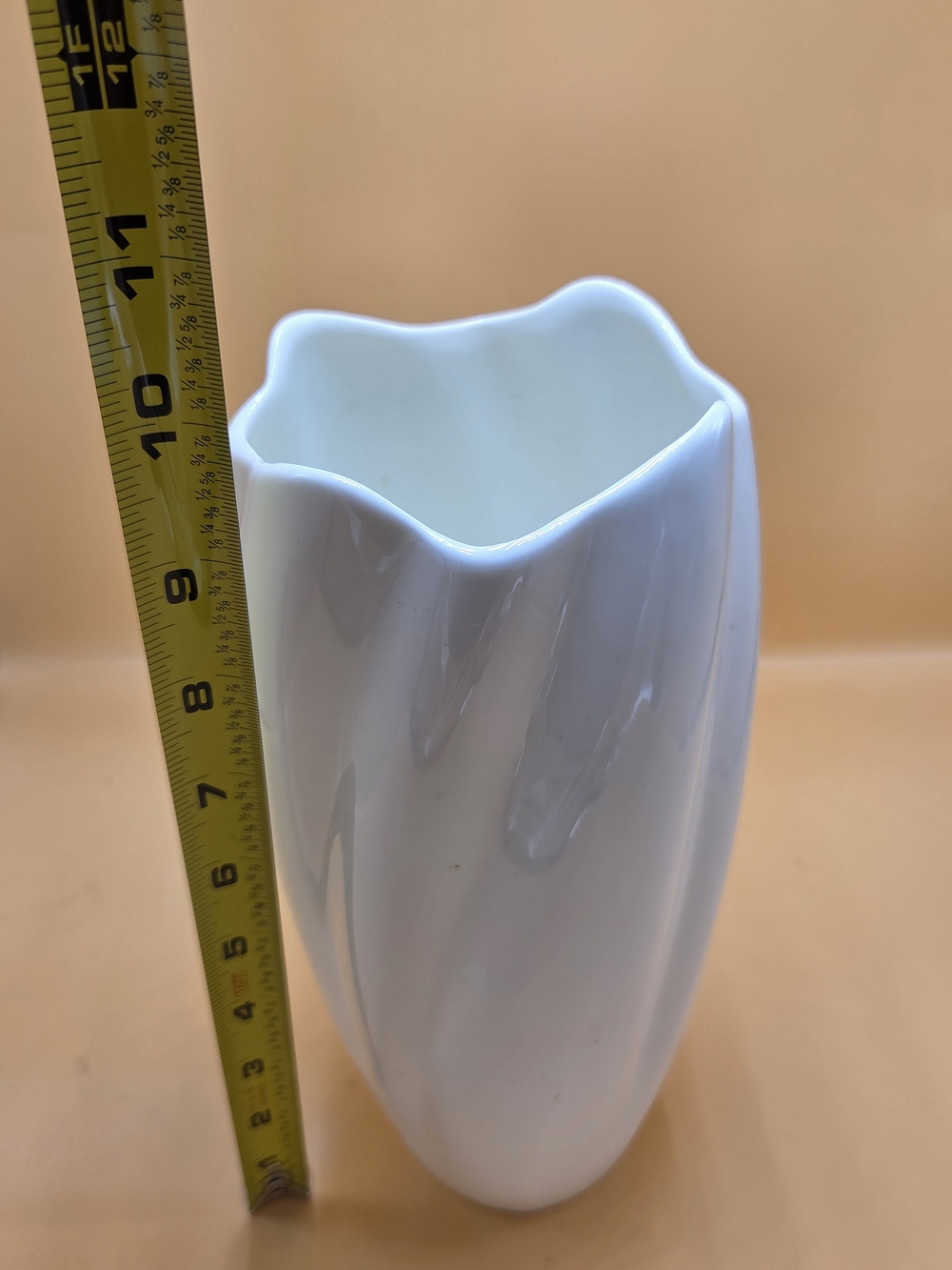 Elegant White Ceramic Vase - Sleek Home Accents - Picture 3 of 3